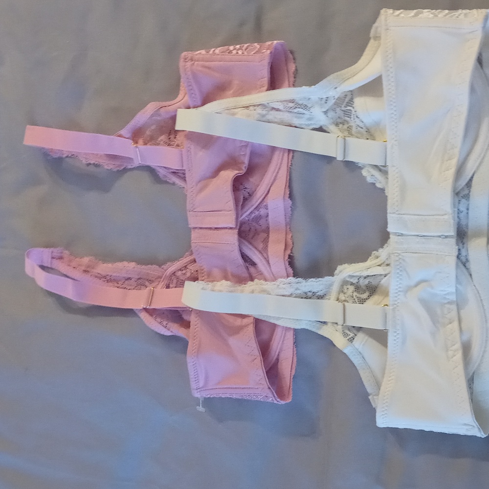 Bras - Picture 2 of 4